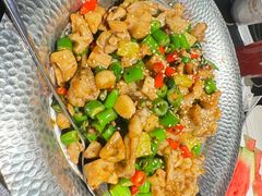 -辣尚瘾·烤鱼·新川菜(牡丹园直营店)