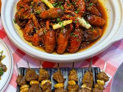 -肥小宝·金牌油焖大虾(襄阳龙虾地标店)