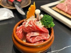 -山川小町·极番烧肉(新地假日广场店)