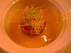 皇帝蟹配牛油果，水果芥沙拉，番茄汁及咖喱-上海和平饭店 Fairmont Peace Hotel