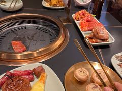 -梨花甄选自助烤肉(小寨原力场店)