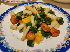 酸辣藕带炒爽肉-東海海鲜酒家(中信广场店)
