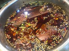 -渝君重庆火锅(嘉宾路店)