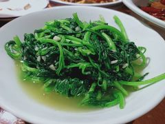 蒜炒茼蒿-湘辣欢·湖南家常小馆
