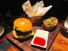 鸡腿汉堡-秀·爱尔兰餐吧(上海路店)