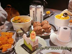 -W COLLECTIVE  DESSERT SHOP