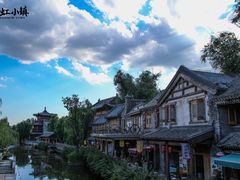 -雪山彩虹谷景区