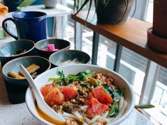 焖肉小锅米线-半山腰·云南菜(侨福芳草地店)