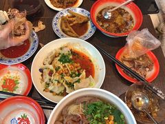-爆炸头阿姨小四川正宗川味小吃(无任何分店)