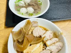 -松树干拌面店