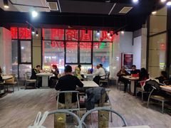 大堂-凤凰路何眼镜香辣蟹(花果园店)