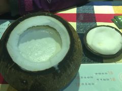 -志龙皇冠吃货椰子铺