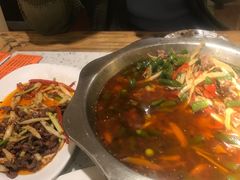 -兔行天下-鸿鹤鲜锅兔(中海国际店)