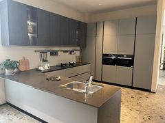 -红星美凯龙全球家居生活广场卡子门店-停车场