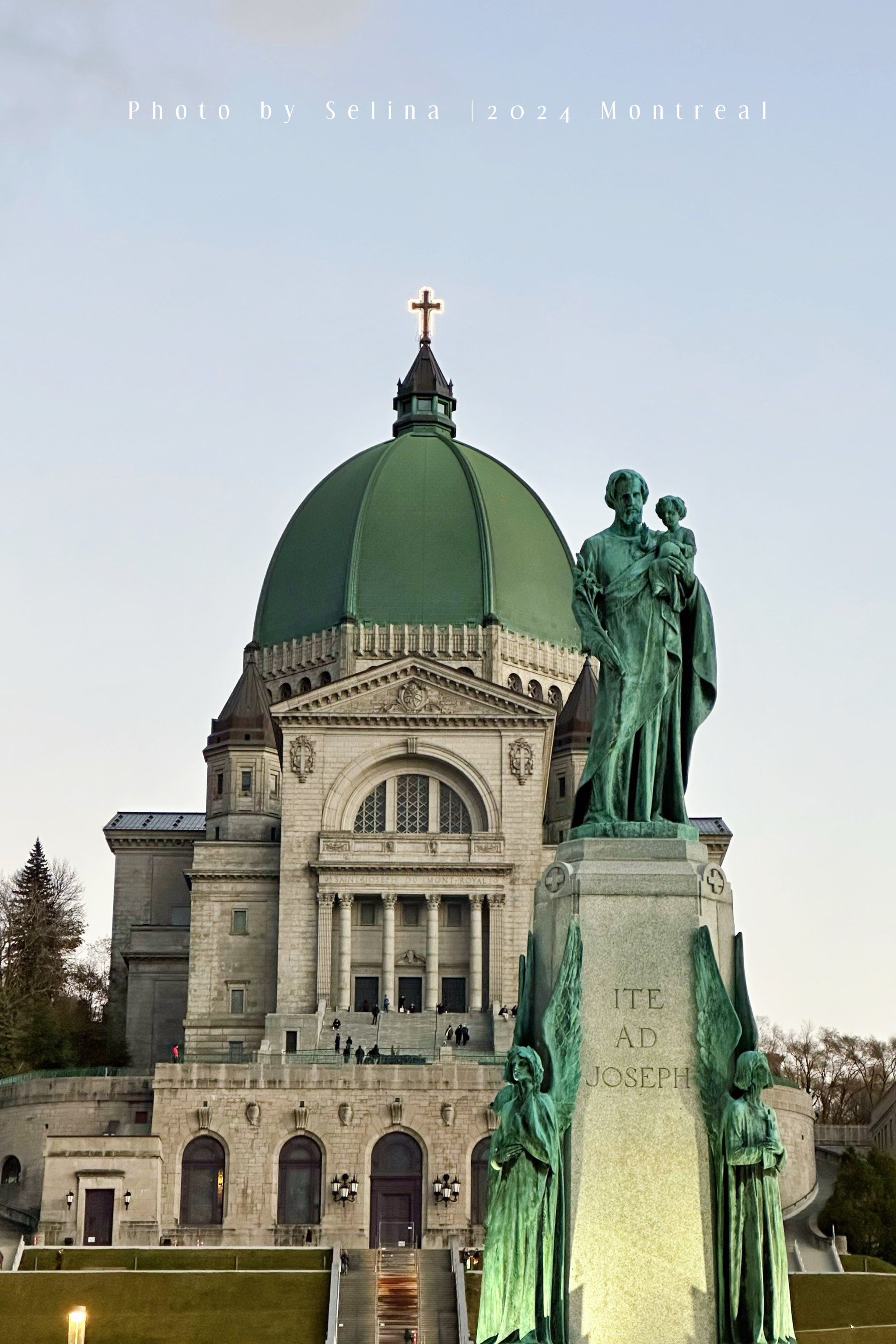北美最大的天主教教堂⛪️
依皇家山而