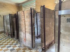 -吐斯廉屠杀博物馆