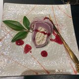 如果美食不能完全治愈悲伤，至少它可以稀释一部分