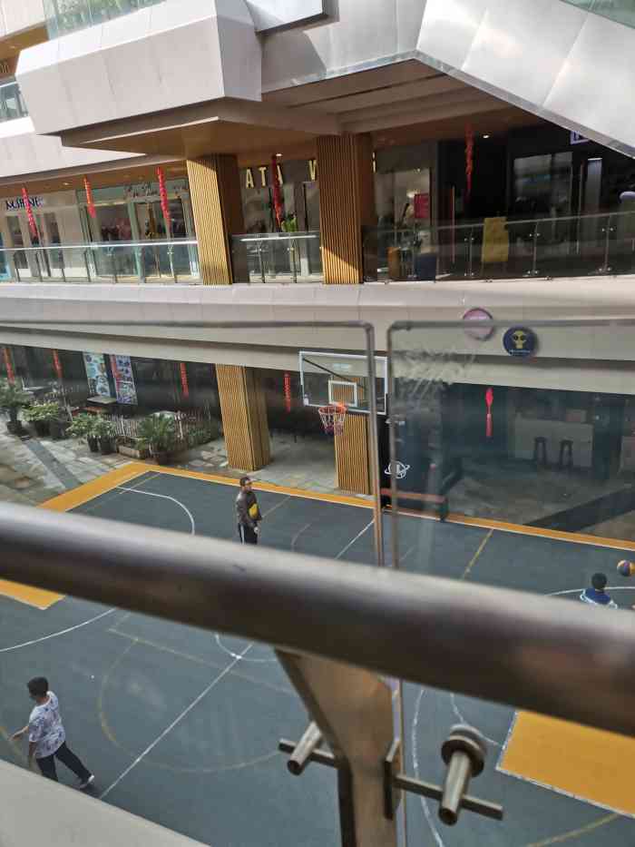 易生活购物公园-"家住园区,很少来新区溜达,今天陪闺蜜来做.