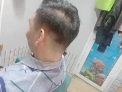 -木格造型美发