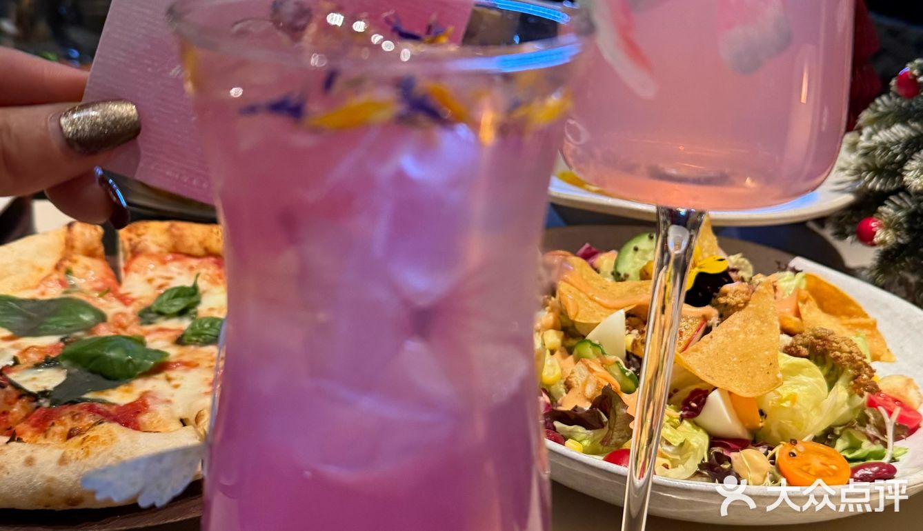 圣诞绝美江景餐厅🍴…这个夜色太美🏙️！