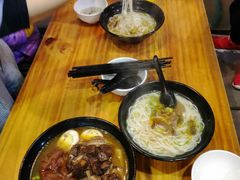 -花溪巷牛肉粉(泉城路店)