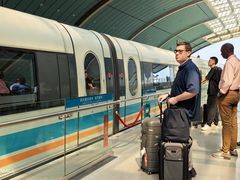 -龙阳路磁悬浮列车总站-停车场