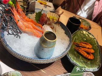 点了最喜欢的刺身，自助餐一次吃个够哈哈
