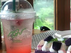 -Chom Cafe and Restaurant