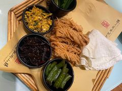 烙饼卷菜-丁里羊肉小镇(天鹅湖总店)