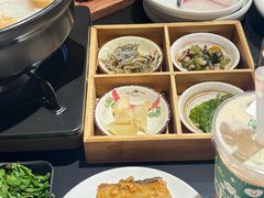 -牛牛和牛海鲜粥底火锅(长虹国际城店)