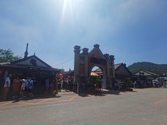 -清风小镇闯关东影视基地