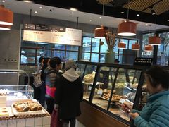 面包甜点陈列柜-Dough&Joe团憩(瑞虹天地月亮湾店)