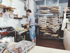 面包甜点陈列柜-固海糕团店