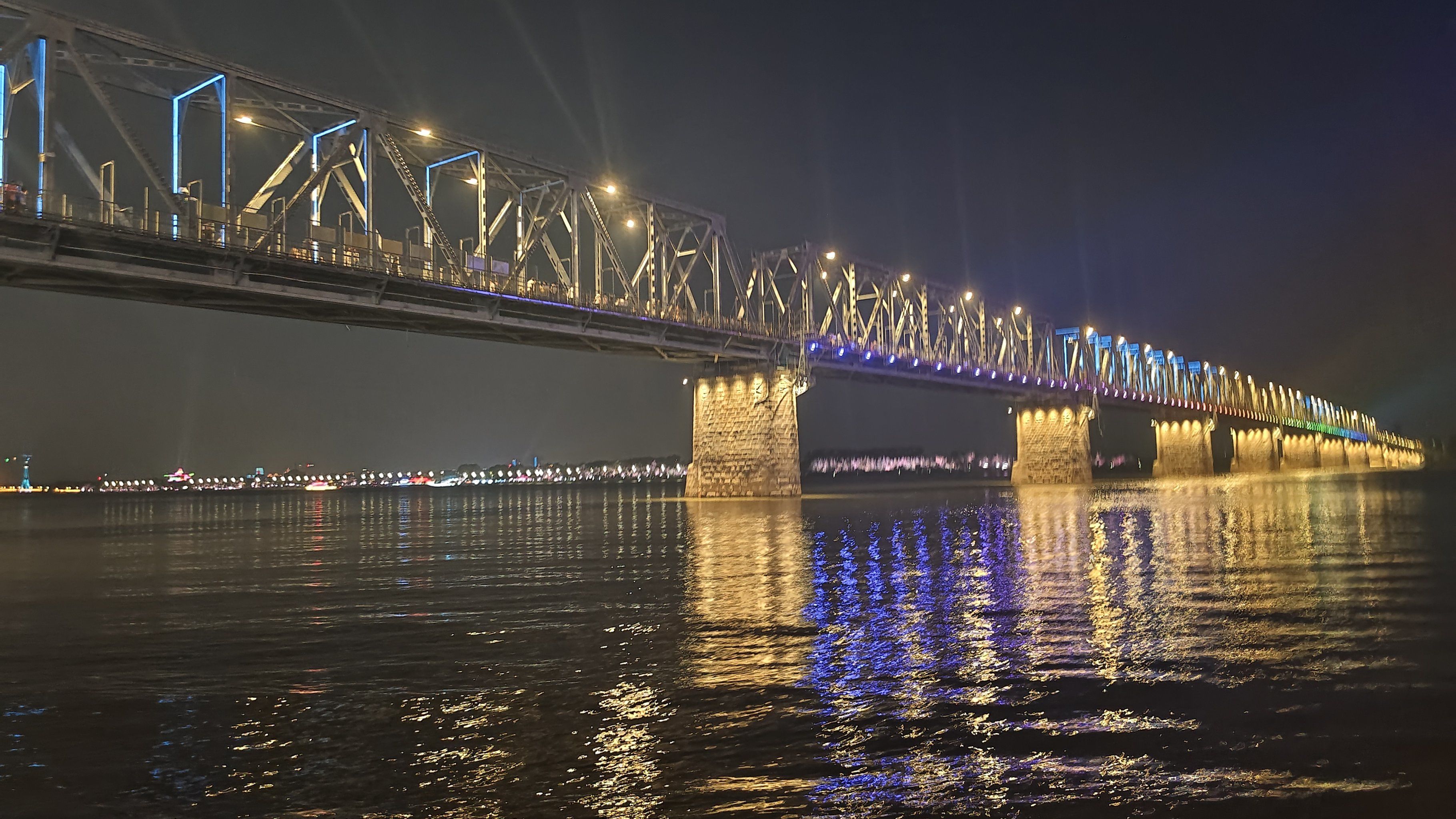 松花江夜景