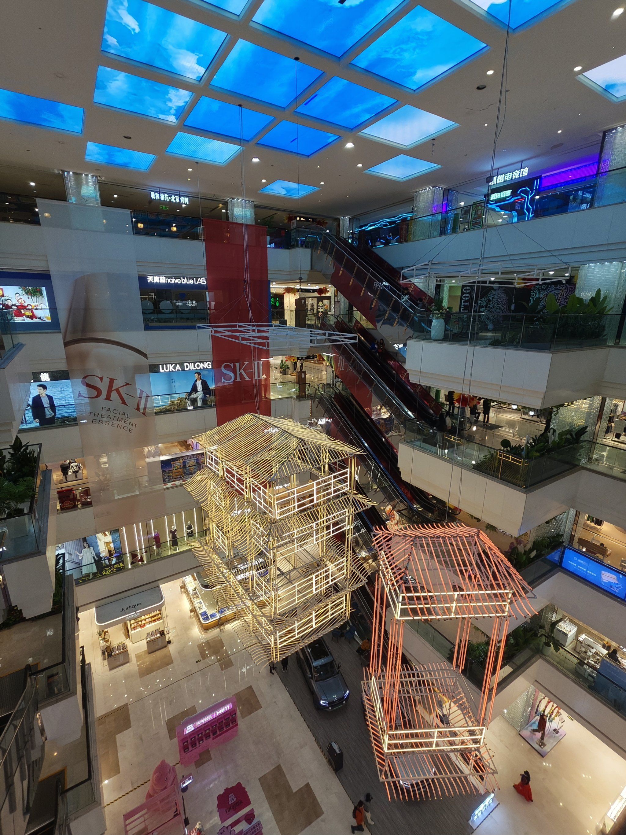 西安这个商场人好少啊