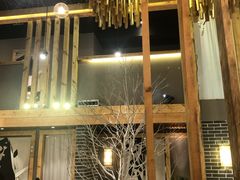-墨居上隐·院子里火锅(峨眉店)