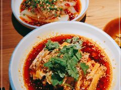 -先启半步颠小酒馆(虹桥龙湖天街店)