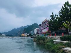 -百里峡七彩艺术小镇