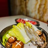 赶紧组起养生局吧，醉鸡煲是冬天里最食补火锅！