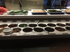 自助调料区-海底捞火锅鲜切牛肉主题店(长寿路店)