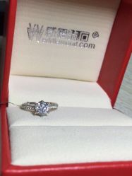 -威德钻石-克拉钻大本营(南京东路店)