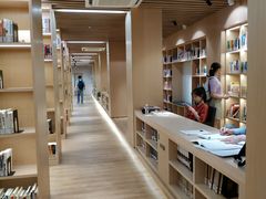 -漕河泾街道图书馆(漕河泾社区文化活动中心店)