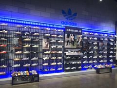 -adidas(滔搏朝阳大悦城店)