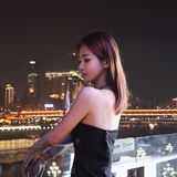  拿腹肌开瓶盖的那种 姐妹们懂得！