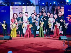 -圣霏亚礼服租赁·主持人服装租赁(上海静安总店)