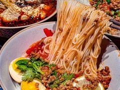 -粉八·云南米线·建水烧烤(常熟路店)