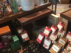 零售区-星巴克臻选(北京颐堤港中心第二店)