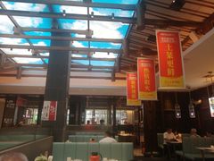 -阿瓦山寨·湘菜现炒·剁椒鱼头王(咸阳总店)