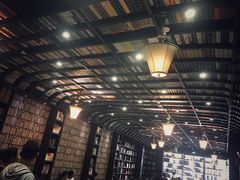 -钟书阁(松江泰晤士小镇店)