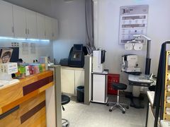 -LOOK眼镜·蔡司依视路配镜(宝山万达店)